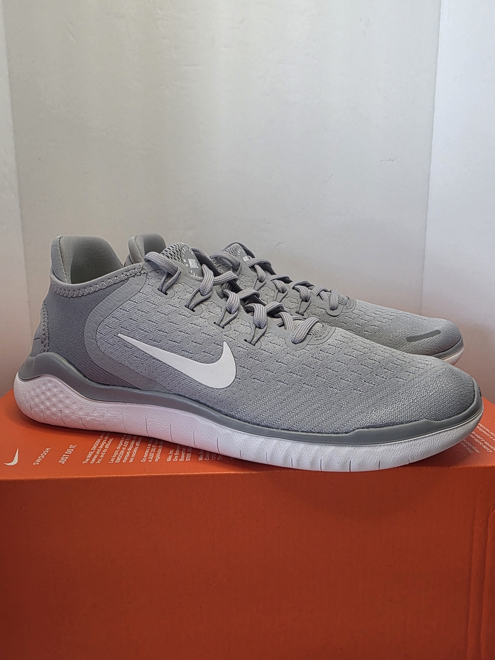 Nike FREE RN 2018 Men's Sz 7M/8.5W Running Shoes Wolf Grey White 942836-003